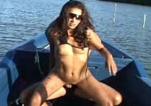 fazendo sexo no barco com puta