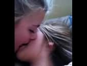 Novinhas se beijando caiu na net