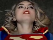 Supergirl pelada transado a força com vilão
